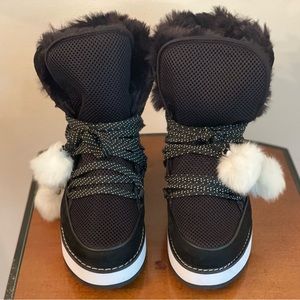 BERSHKA Black Soft Puffy Ankle Boots.